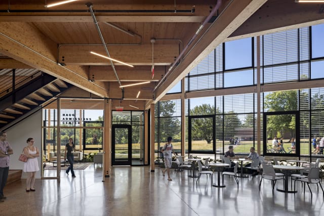 Students and faculty enjoy Hampshire College’s R.W. Kern Centerlounge, recently accredited for its eco-friendly and livable design. (Image courtesy of AGC Glass North America.)