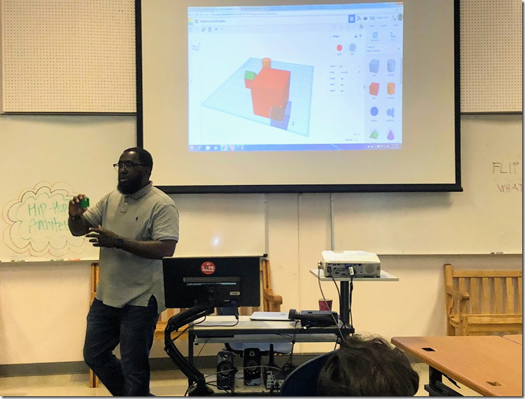 Michael Ford teaching kids how to use Tinkercad.