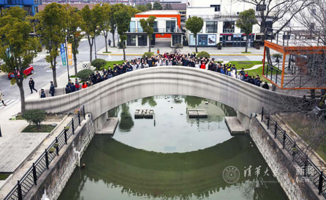 Tsinghua University’s new footbridge takes inspiration from the 1,500 year-old Anji Bridge. (Image courtesy of Tsinghua University.)