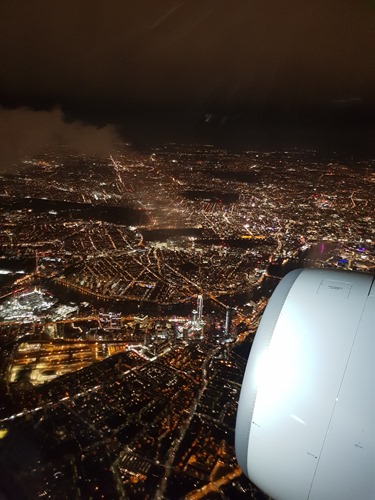 View over the Thames when landing at Heathrow
