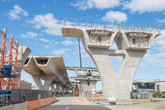 A concrete bridge takes shape. Allplan Bridge’s simulation is time sensitive (4D) and takes the construction process into consideration. (Picture courtesy of ALLPLAN GmbH, Munich, Germany | iStockphoto.com/levkr.)